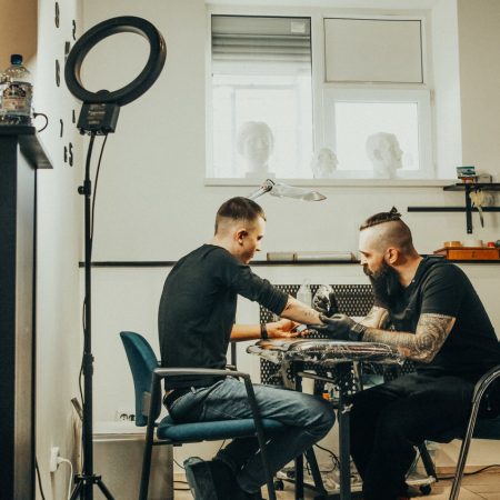 Впервые в истории: немецкая компания выпустила крем для татуировок